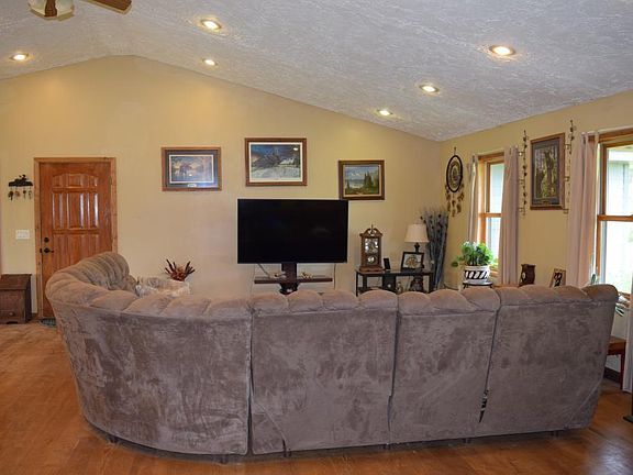 5th image of 21490 Crahan Ln