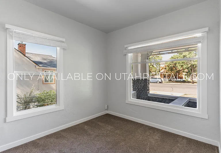 231 W 400 N — Photo 11