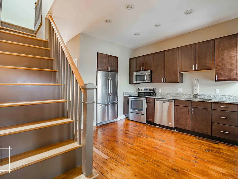 216 W. Hubbard Ave — Photo 18