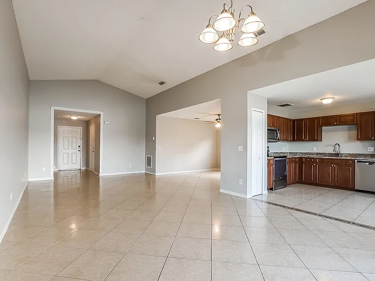2347 Topaz Trl — Photo 6