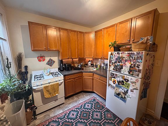 3rd image of 1505 W Schreiber Ave #3A