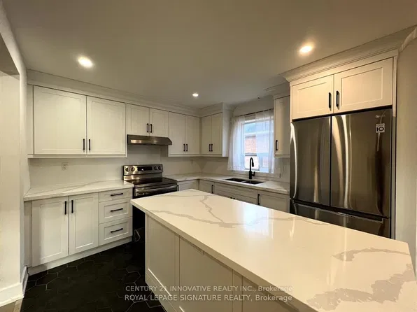 127 Treeview Dr #1, Toronto, ON M8W 4C4