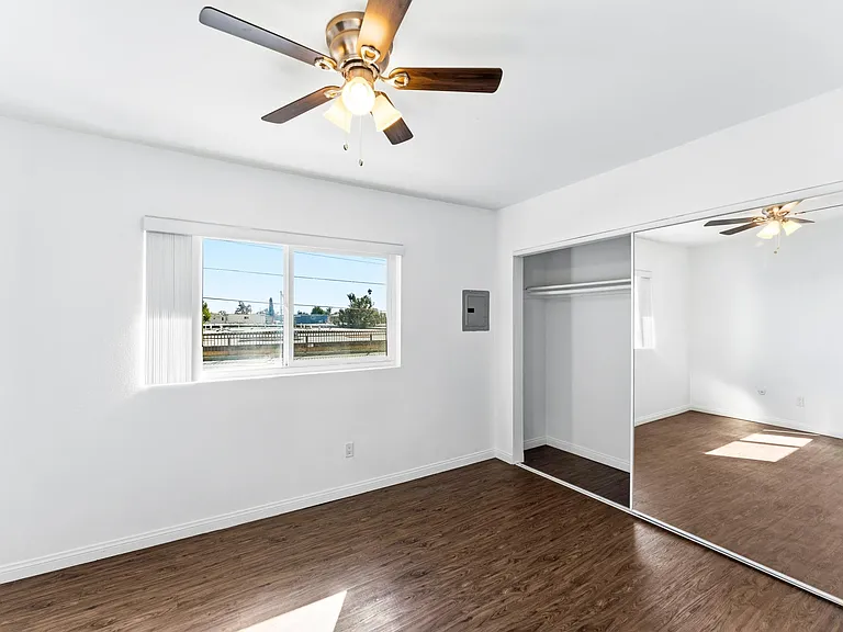Elmwood Apartments — Photo 47