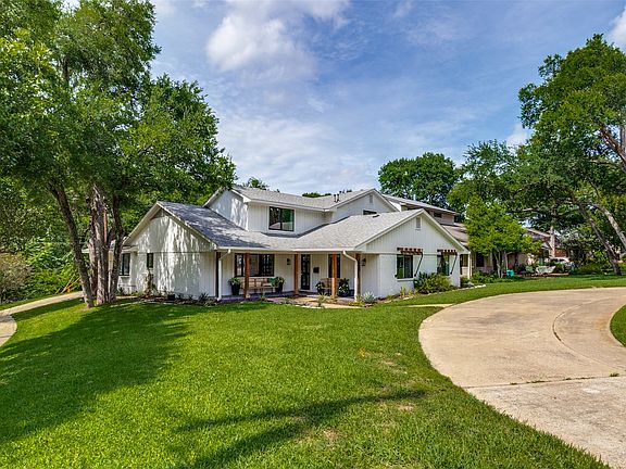 3rd image of 6905 Wabash Cir