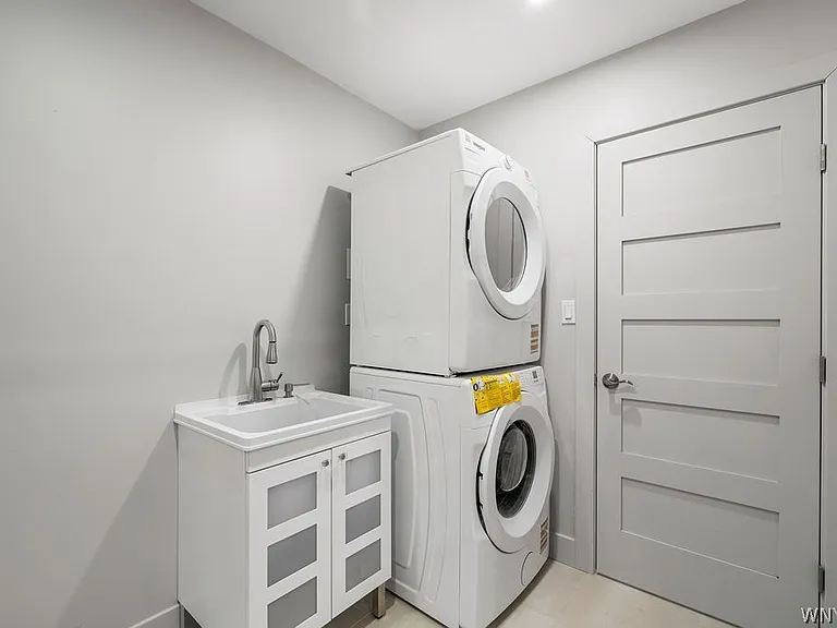 855 Madison Ave — Photo 15