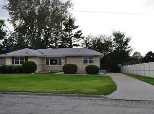 2240 Shasta Pl, Windsor Heights, IA 50324