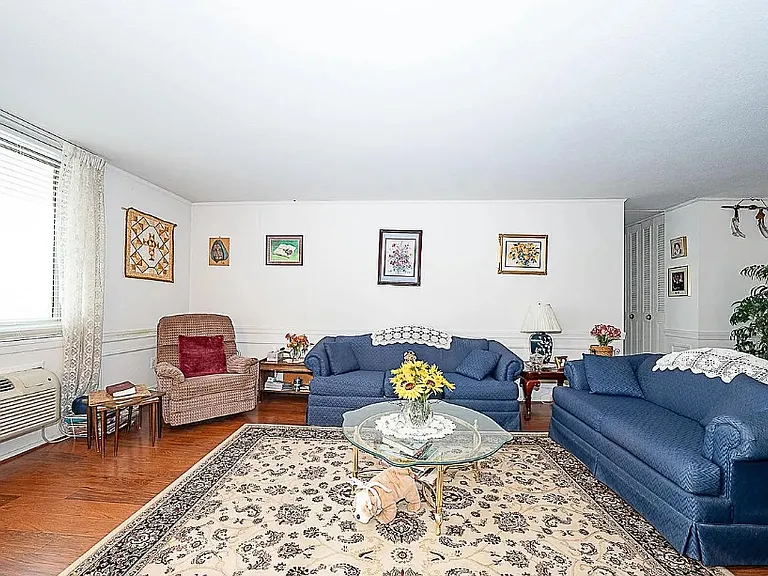 52301 Delaire Landing Rd #301 — Photo 5