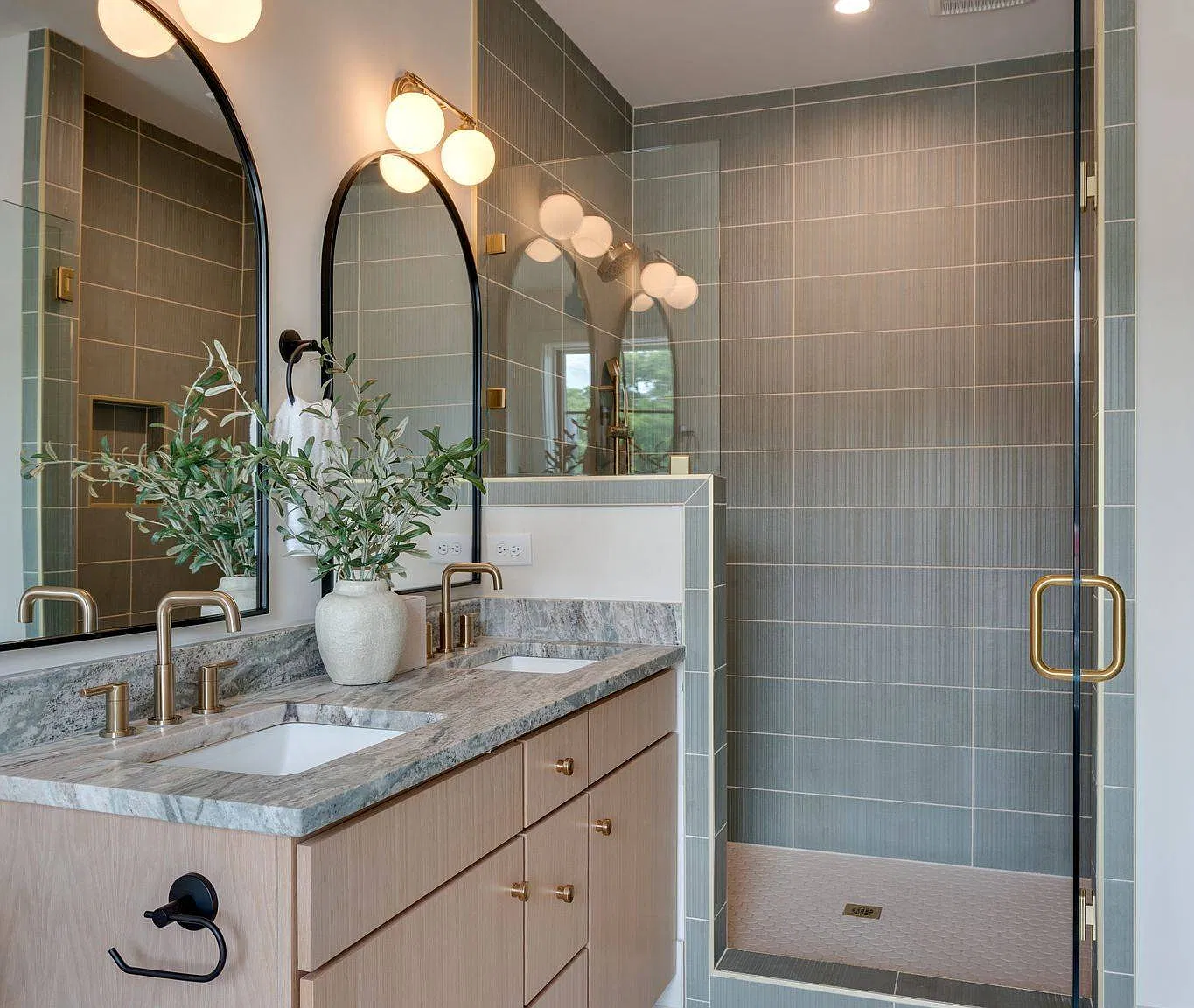 4 bed, 1968 sqft, $6,000 — Photo 4