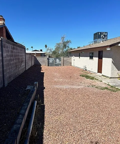 409 Daffodil Dr — Photo 32
