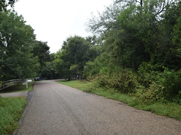 2604 Forest Park Dr, Granbury, TX 76048