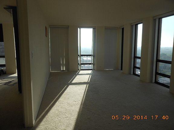 2nd image of 1660 N La Salle St #1312