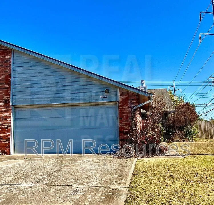 10900 Greystone Ave