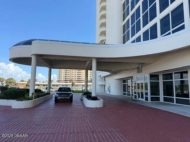 3 bed, 3.0 bath, 1884 sqft, $2,975 — Photo 3