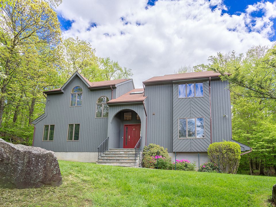 1st image of 23 Amalfi Dr