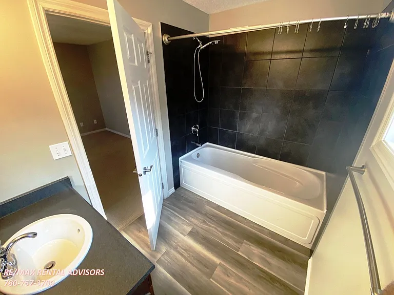 5148 1a Ave SW — Photo 20