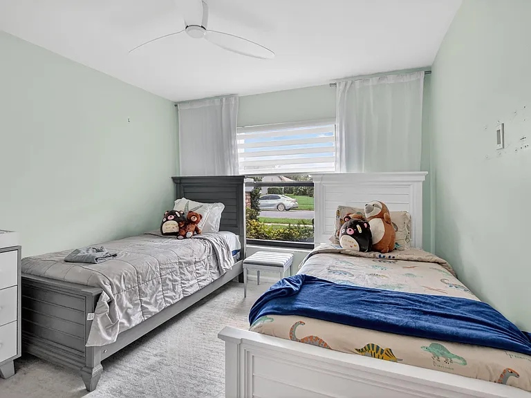 10065 Camelback Ln — Photo 27