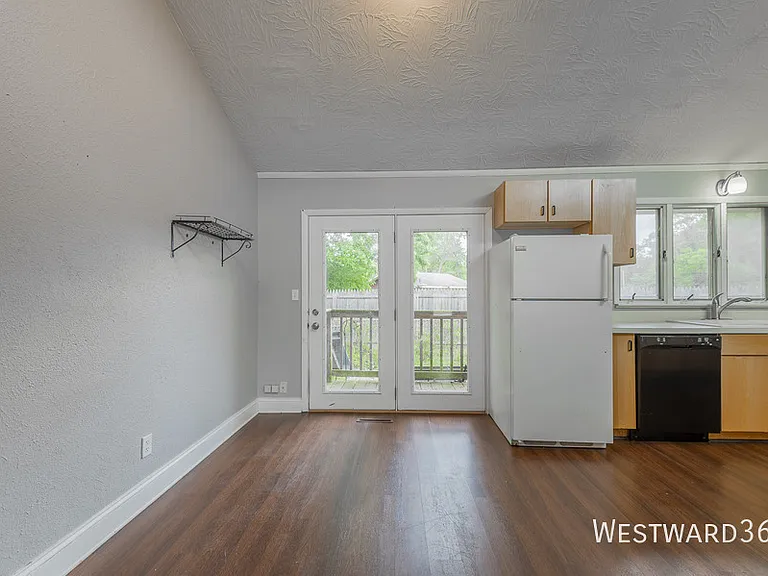 2221 Belmont Ave #SFH — Photo 8
