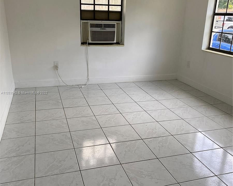 1st image of 900 NW 103rd St #900