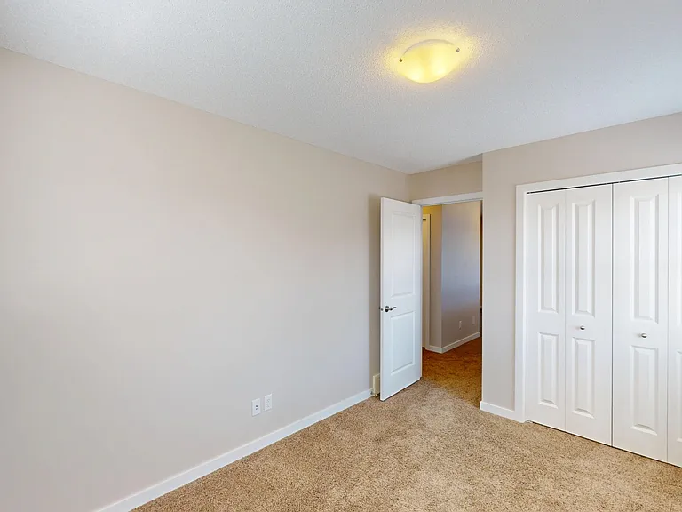338 River Heights Cres — Photo 8