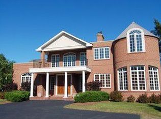 27387 N Saint Marys Rd, Libertyville, IL 60048