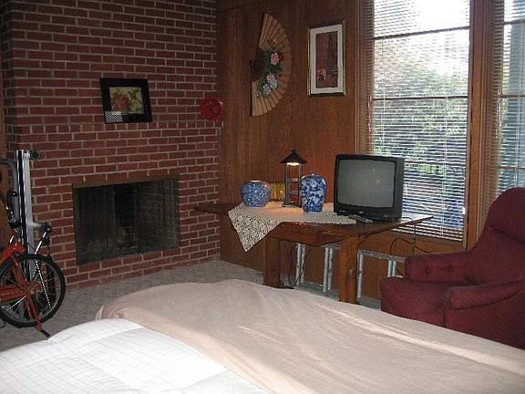 apartment bedroom