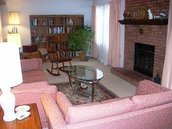 3rd image of 1539 Charlemont Dr