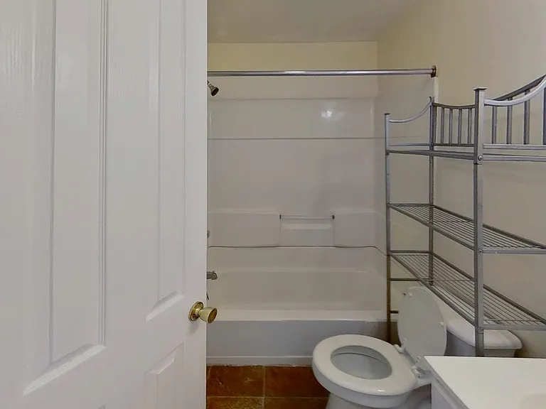 225 S Allen St #2L — Photo 14