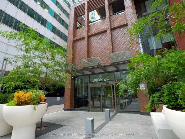 8 Widmer St #3209, Toronto, ON M5V 0W6