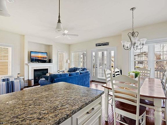 5th image of 3505 West Ave #1