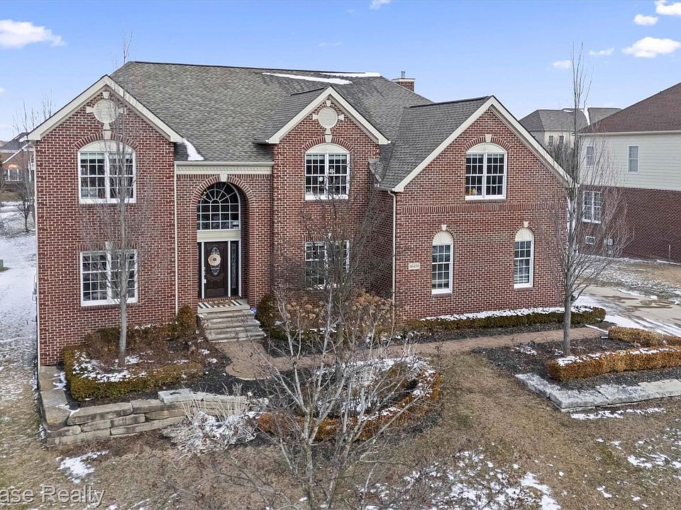 1st image of 46430 Pinehurst Cir