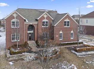 46430 Pinehurst Cir, Northville, MI 48168