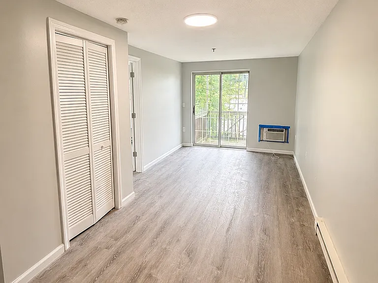 10 Agney Ave #2D — Photo 4