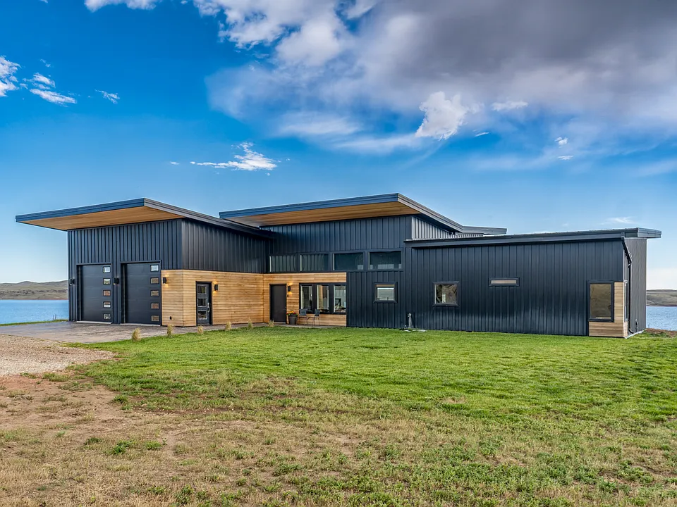 15 Waterfront Pl