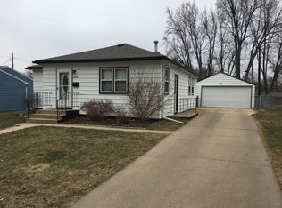 3208 E 17th St, Sioux Falls, SD 57103