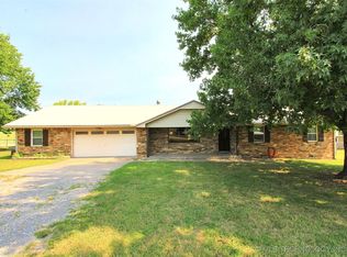 17004 W 732nd Rd, Tahlequah, OK 74464