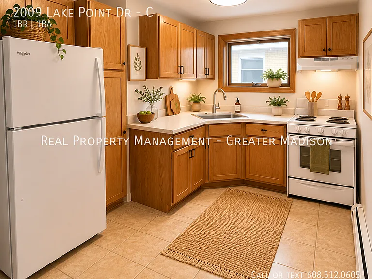 2009 Lake Point Dr #C — Photo 2