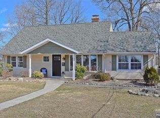 9 Garden Rd, Pompton Lakes, NJ 07442