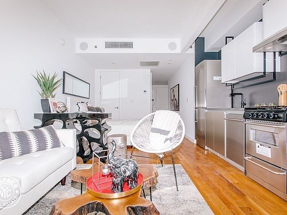 4th image of 123 Melrose St #13C