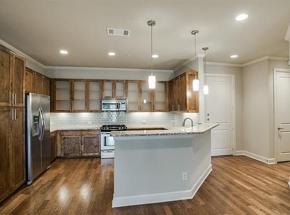 5th image of 2800 Sandage Ave #201