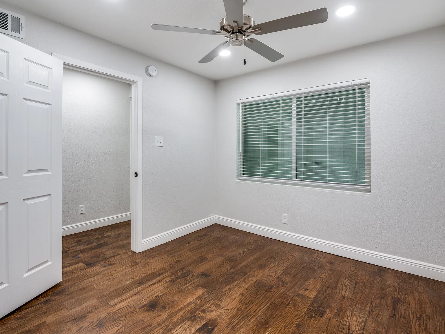 2 bed, 1.5 bath, 825 sqft, $1,475 — Photo 2