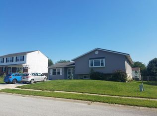 9 Warren Dr, Newark, DE 19702