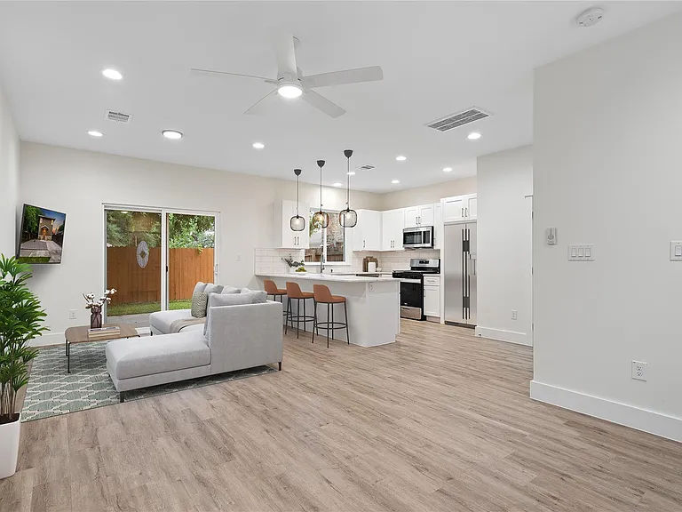 5702 Palo Blanco Ln #B — Photo 7