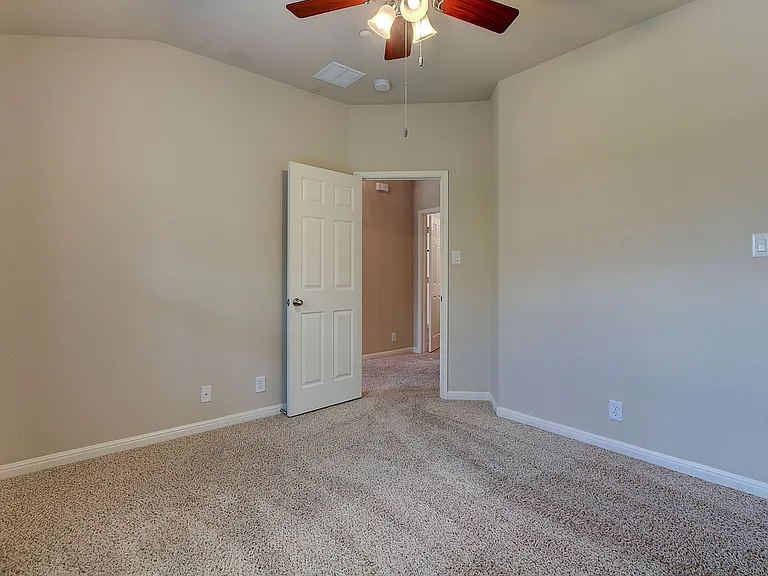 1310 Parmer Ln #303-3B — Photo 27