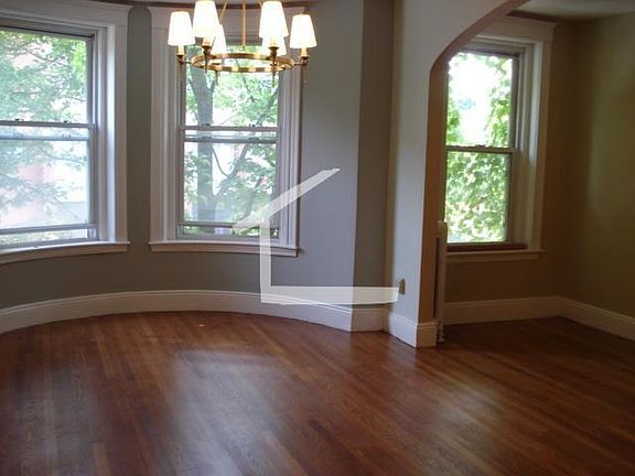 3rd image of 184 Saint Paul St #2IS