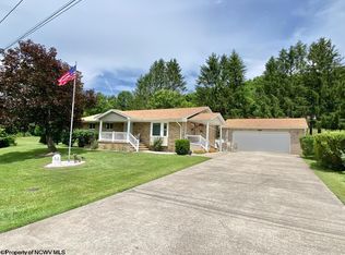 32 McWhorter Ave, Philippi, WV 26416