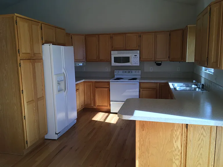 3103 Summit Ct — Photo 3