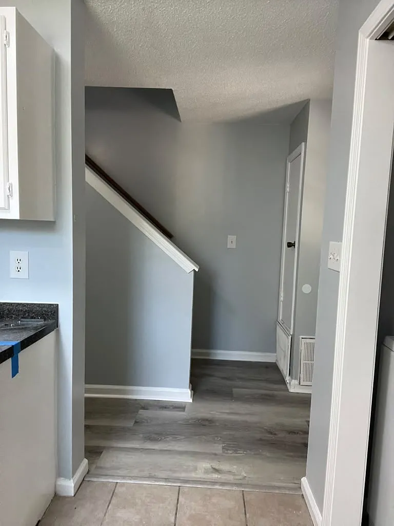 2 bed, 1.5 bath, $1,400 — Photo 4