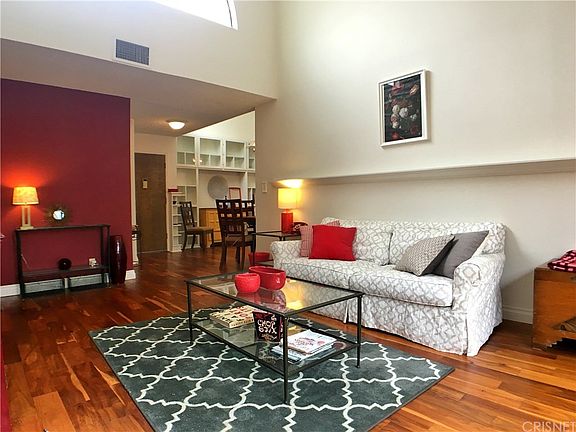 5th image of 22330 Victory Blvd APT 1006