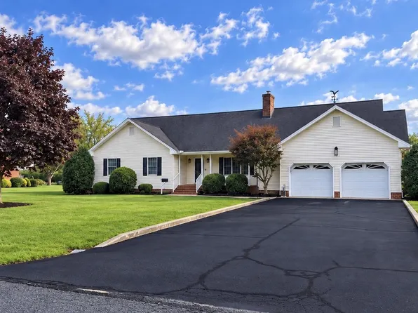 102 Quillen Dr, Berlin, MD 21811