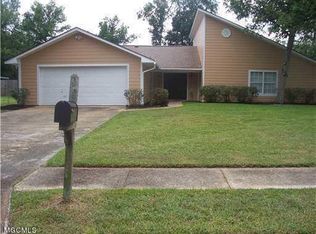 1233 King Henry Dr, Ocean Springs, MS 39564